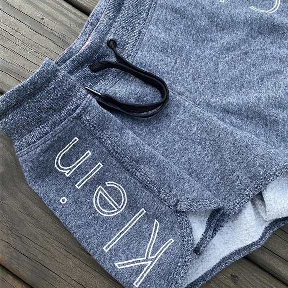 Calvin Klein Gray drawstring shorts women’s small - Picture 5 of 6